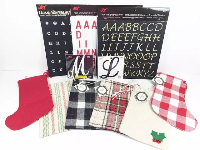 Supplies Needed for Holiday Gift Bags #creativelybeth #30minutecrafts #personalizedgiftbags #christmascrafts