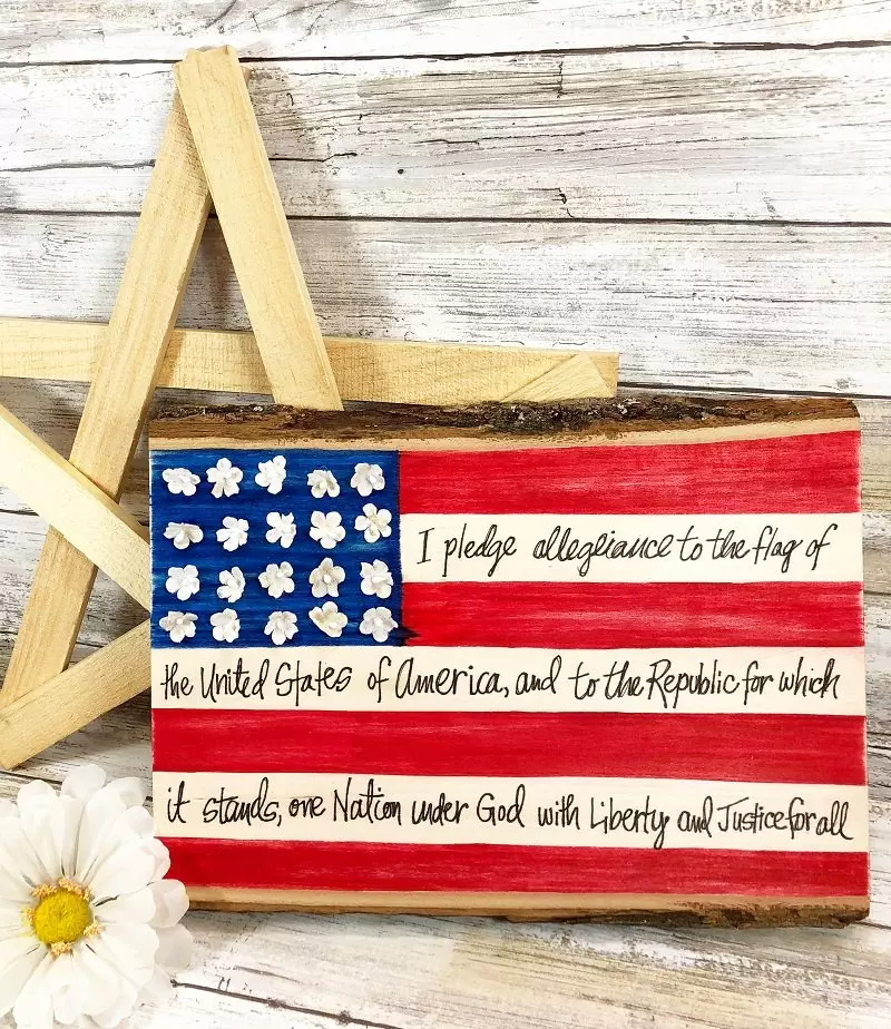 CREATIVELY BETH CRAFT LIGHTNING HAND LETTERED AMERICAN FLAG PLAQUE