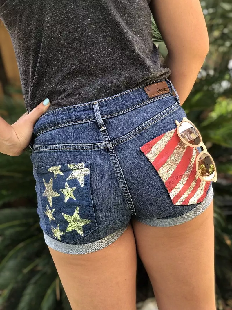 Create DIY American Flag Shorts in three easy steps with Creatively Beth! #americanflag #recycled #clothing #painted #decoart