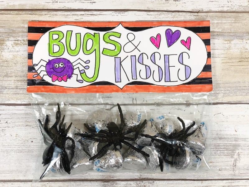 Bugs &amp; Kisses Halloween Treat Topper + Free Printable