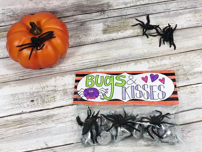 Bugs and Kisses Free Printable from Creatively Beth #freeprintable #halloween