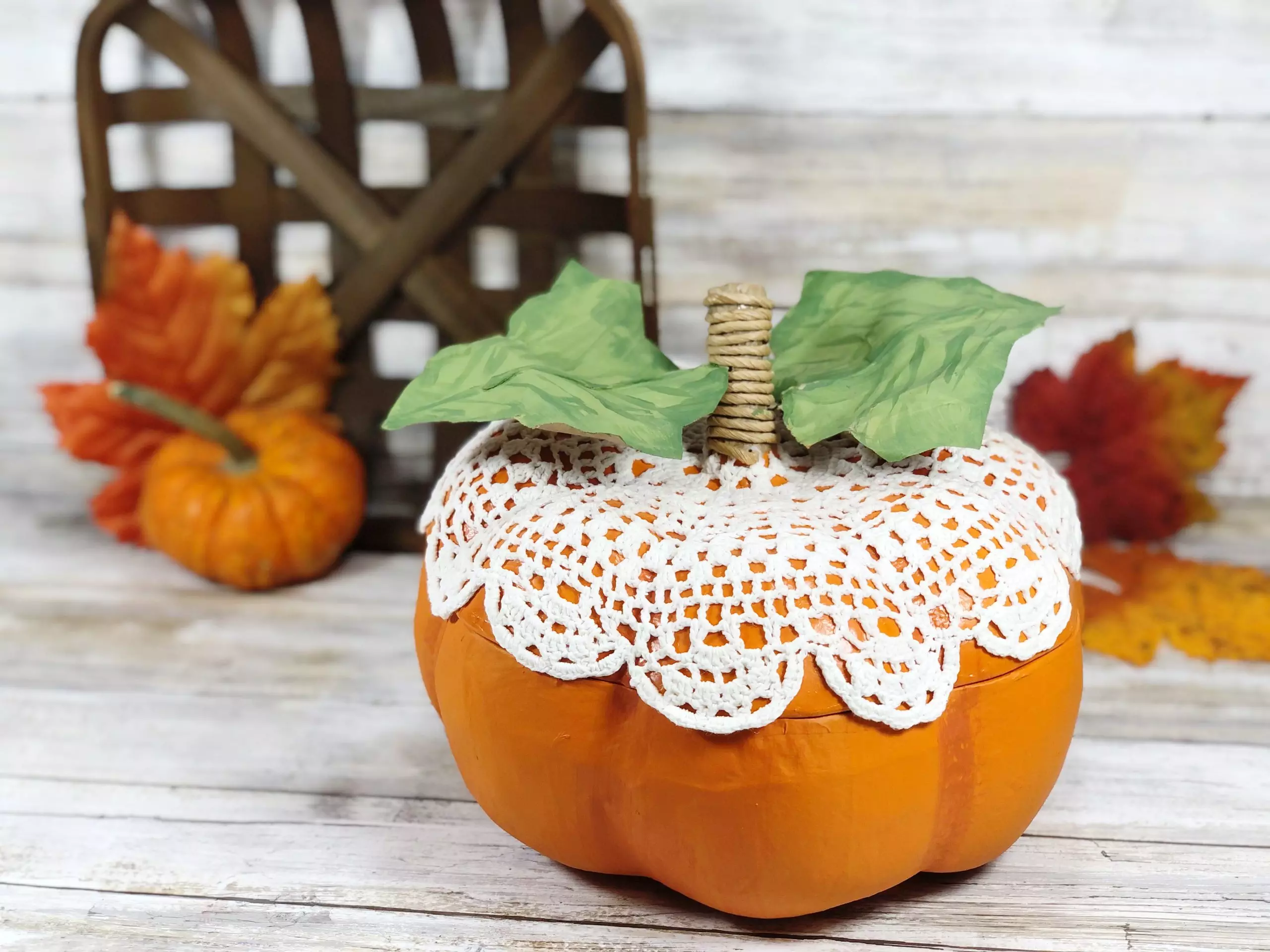 Creatively Beth Embellish Pumpkins with Lace #creativelybeth #pumpkins #lace #decoart #homedecor #diy