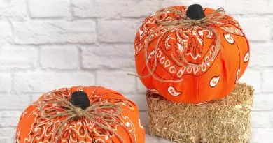 How to make Dollar Tree Bandana Pumpkins for Autumn Creatively Beth #creativelybeth #dollartree #bandanacrafts #crafts #pumpkin #falldecor #autumndecor