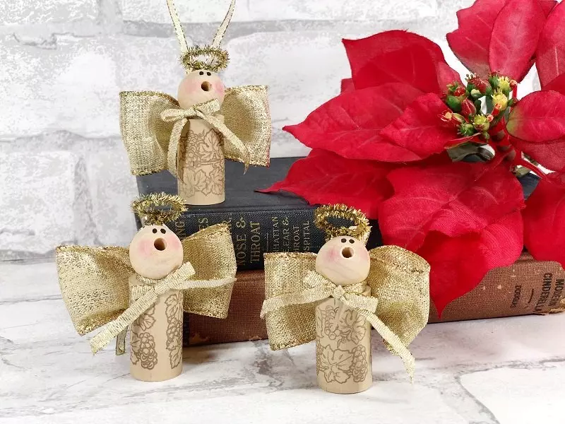 Recycled Wine Cork Angel Ornament a 20 Minute Craft by Creatively Beth #creativelybeth #20minutecrafts #recycledcrafts #winecorkcrafts #angelcrafts