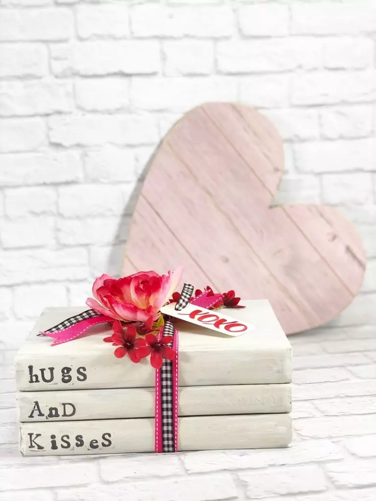 Valentines Day Book Stack a Dollar Tree DIY by Creatively Beth #creativelybeth #teamcreativecrafts #bookstack #dollartreecrafts #valentinesdaycrafts