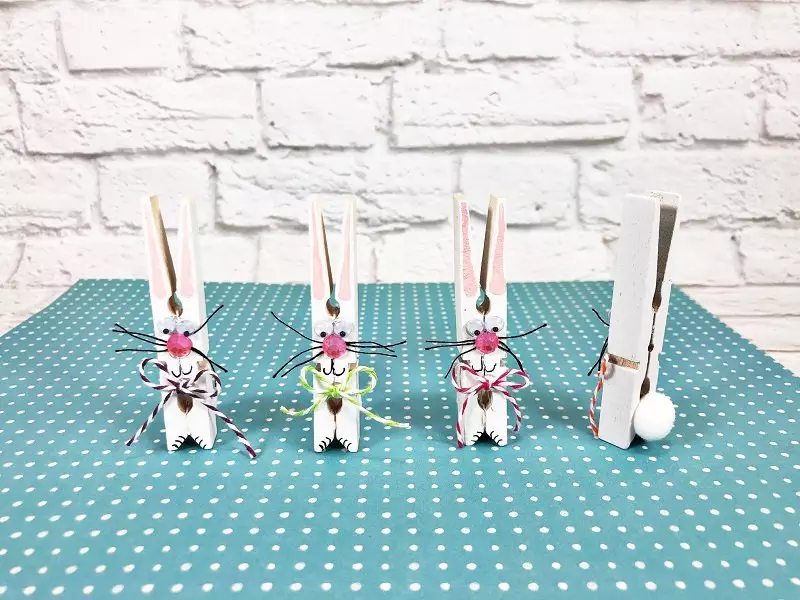 Dollar Tree Clothespin Bunnies Creatively Beth #creativelybeth #dollatreecrafts #eastercrafts #bunny #bunnies #clothespincrafts