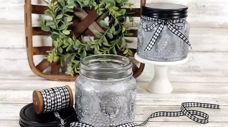Create Faux Tin Farmhouse Finish Jars with DecoArt Designer Finishes Creatively Beth #creativelybeth #decoart #fauxpaintfinish #farmhouse #decor