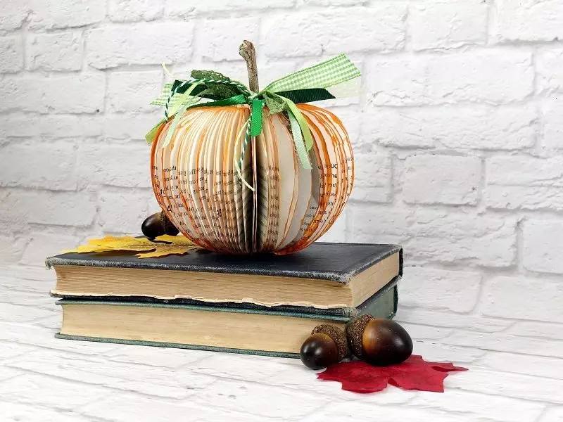 Easy DIY Book Pumpkin with Dollar Tree Supplies by Creatively Beth #creativelybeth #dollartreecrafts #bookpumpkin #pumpkincrafts #fallcrafts #recycledcrafts
