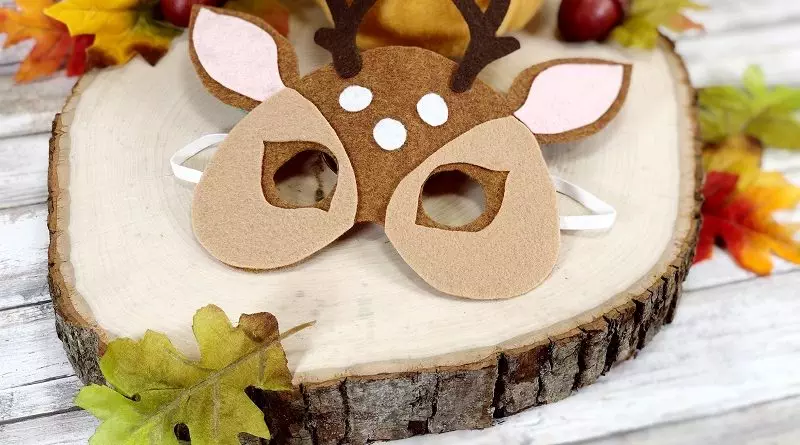 Woodland Deer Felt Mask a No-Sew DIY by Creatively Beth #creativelybeth #createwithkunin #feltcrafts #feltmasks #deermask #kidscrafts