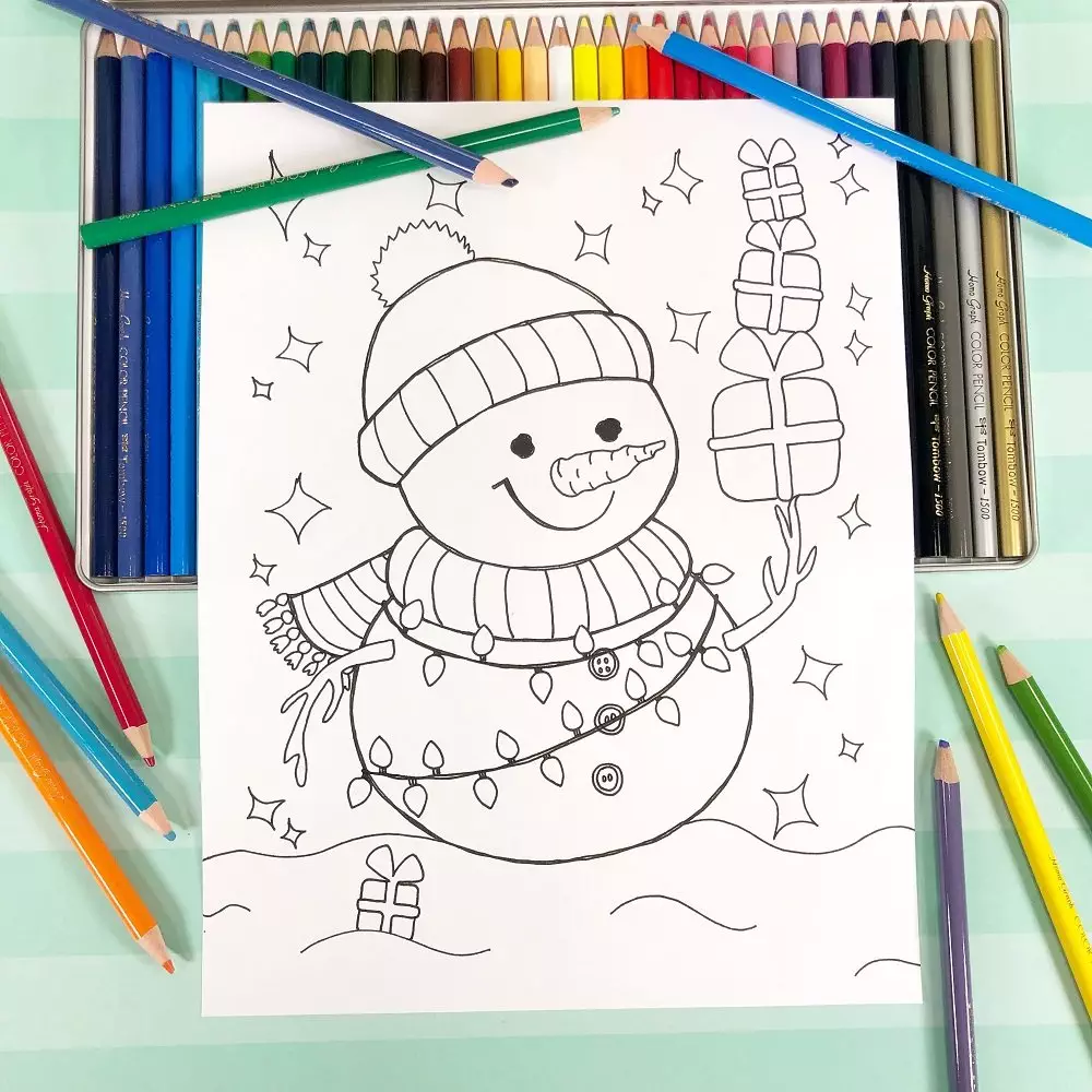 Free Snowman Coloring Page to Print and Color Creatively Beth #creativelybeth #totallyfreeprintables #freeprintable #freecoloringpage #snowman