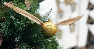 Golden Snitch Christmas Ornament with Dollar Tree Supplies by Creatively Beth #creativelybeth #harrypotter #goldensnitch #dollartree #christmasornament #crafts #diy
