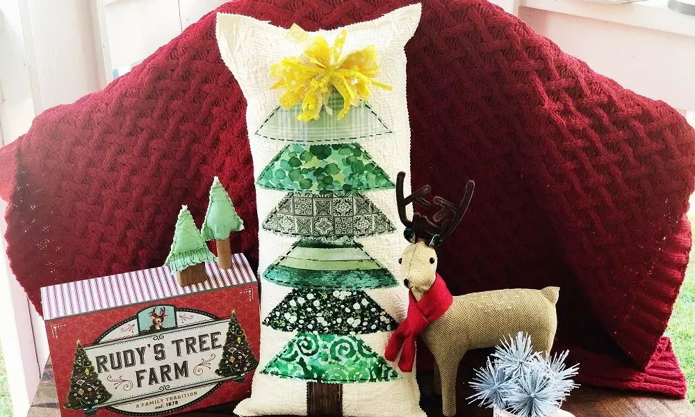 Upcycled Christmas Tree Pillow with Fairfield by Creatively Beth #creativelybeth #madewithffw #polyfil #pillowparty2021 #christmas #upcycled