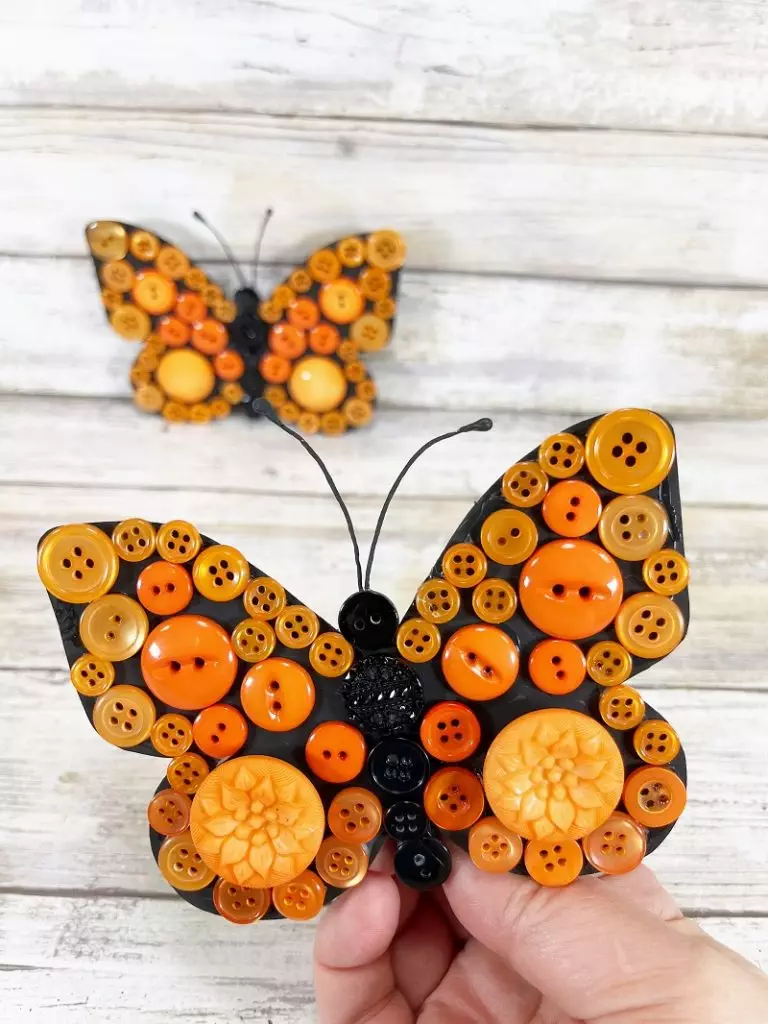 Butterfly Button Art with Button Jam by Creatively Beth #creativelybeth #buttonart #buttoncrafts #buttons #buttonjam #butterfly #diy