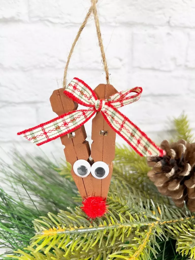 Dollar Tree Christmas DIY Clothespin Reindeer Creatively Beth #creativelybeth #dollartree #clothespin #crafts #reindeer #diy #christmas #ornament