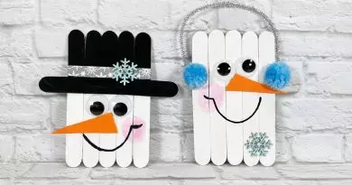 Dollar Tree Christmas DIY Craft Stick Snowman Creatively Beth #creativelybeth #dollartree #diy #snowman #craftstick #crafts #christmas