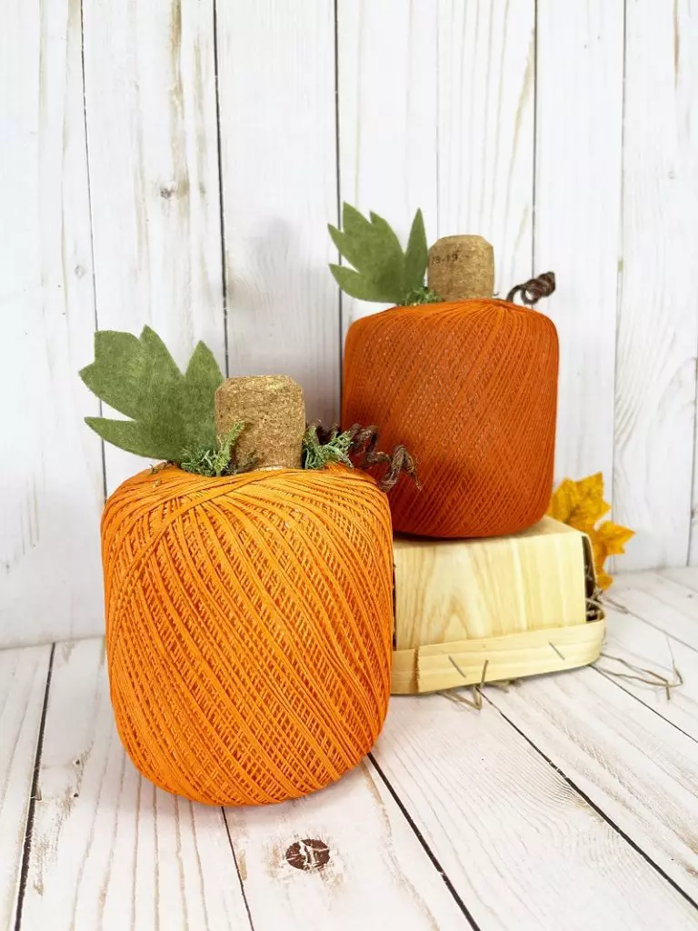 Upcycled Crochet Thread Ball Pumpkins DIY by Creatively Beth #creativelybeth #crochetthread #upcycled #pumpkins #craft #diy #vintage #recycled #fall #autumn