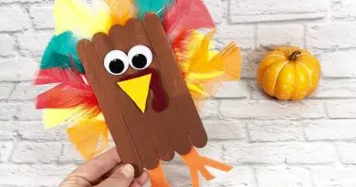 Craft Stick Turkey Dollar Tree Craft Creatively Beth #creativelybeth #turkey #craft #dollartree #diy #kids #fall #autumn #craftstick #thanksgiving