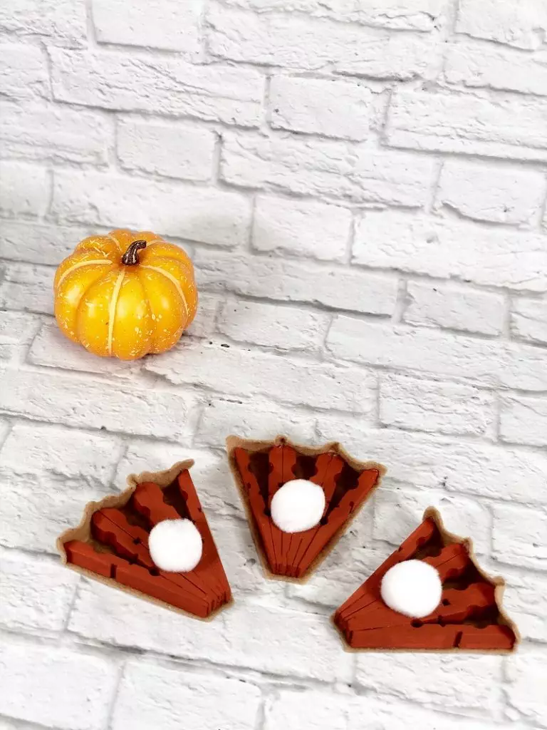 Dollar Tree Craft Clothespin Pumpkin Pie Creatively Beth #creativelybeth #pumpkin #pie #craft #dollartree #diy #kids #fall #autumn #clothespin #thanksgiving