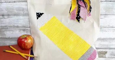 Easy Pencil Tote Bag with Peel n Stick Fabric Fuse Therm-o-Web Creatively Beth #creativelybeth #thermoweb #pencil #nosew #teacher #tote #book #bag #diy #craft