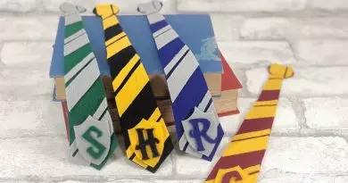 Harry Potter Hogwarts House Tie Bookmarks Free Patterns Creatively Beth #creativelybeth #harrypotter #hogwarts #house #felt #tie #bookmark #kids #craft #diy #patterns