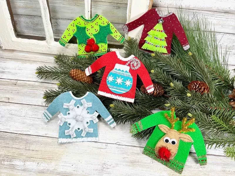 Easy Ugly Christmas Sweater Ornaments Creatively Beth #creativelybeth #felt #christmas #uglysweater #ornaments #ornament #free #patterns #diy #craft