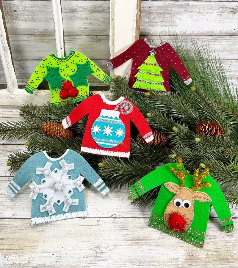 Easy Ugly Christmas Sweater Ornaments Creatively Beth #creativelybeth #felt #christmas #uglysweater #ornaments #ornament #free #patterns #diy #craft