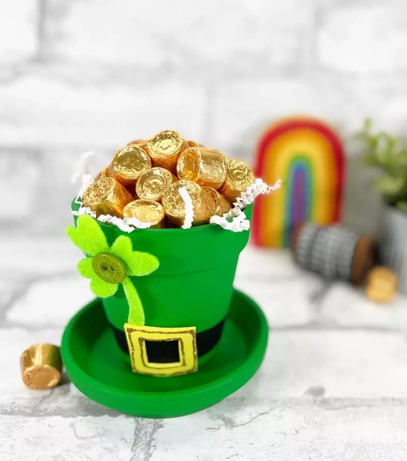 Dollar Tree Clay Pot Leprechaun Hat