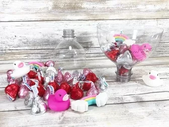 https://creativelybethcomf5489.zapwp.com/q:i/r:1/wp:1/w:158/u:https://creativelybeth.com/wp-content/uploads/2021/02/JUMBO-CHOCOLATE-KISS-CONTAINERS-CREATIVELY-BETH-07.jpg