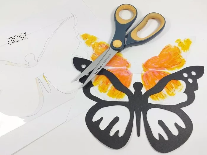 Do-It-Yourself Butterfly Suncatchers : Crafty Tips 