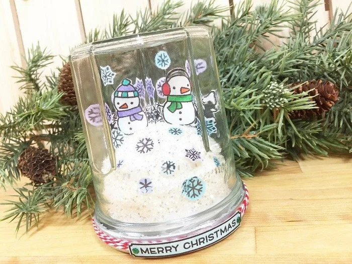 https://creativelybethcomf5489.zapwp.com/q:i/r:1/wp:1/w:340/u:https://creativelybeth.com/wp-content/uploads/2020/07/DIY-SNOWGLOBE-CHRISTMAS-CARD-CREATIVELY-BETH-1.jpg