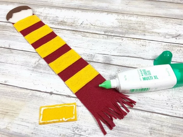 Harry Potter Felt Bookmark with a FREE Pattern Sheet