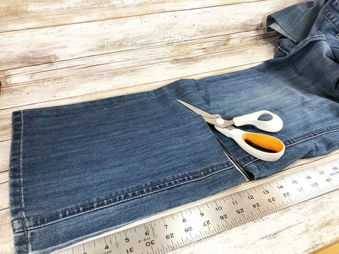 20 No-Sew ways to Upcycle Old Jeans! - Upcycle My Stuff