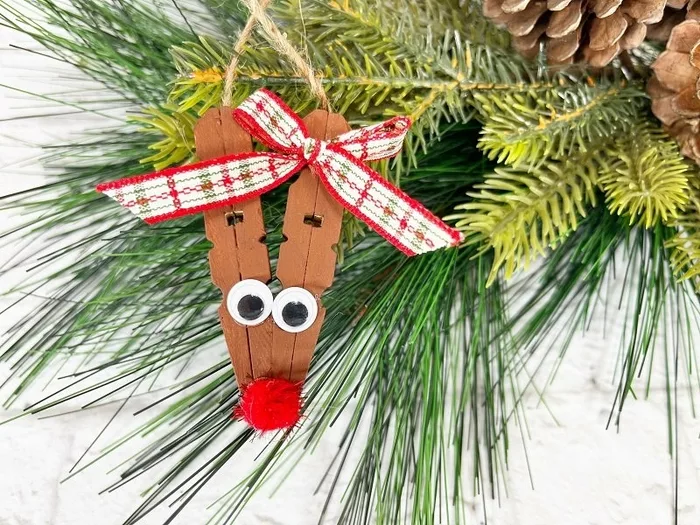 Clothespin Reindeer Ornaments Tutorial ⋆ Dream a Little Bigger