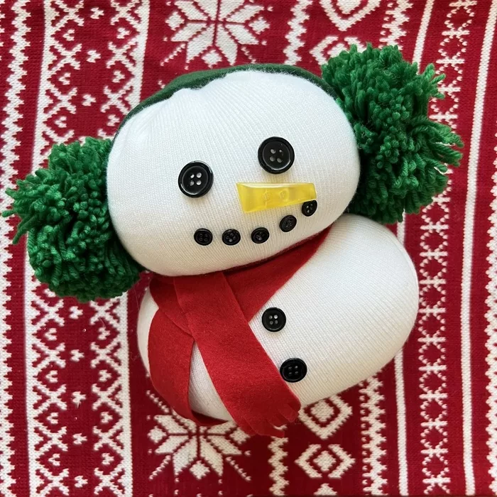 DIY Mini Felt Snowman