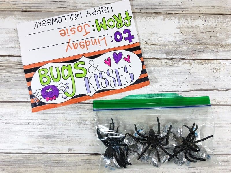 Bugs &amp; Kisses Halloween Treat Topper + Free Printable