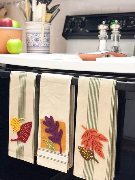 EASY EMBROIDERED KITCHEN TOWELS CREATIVELY BETH 8 | Creatively Beth