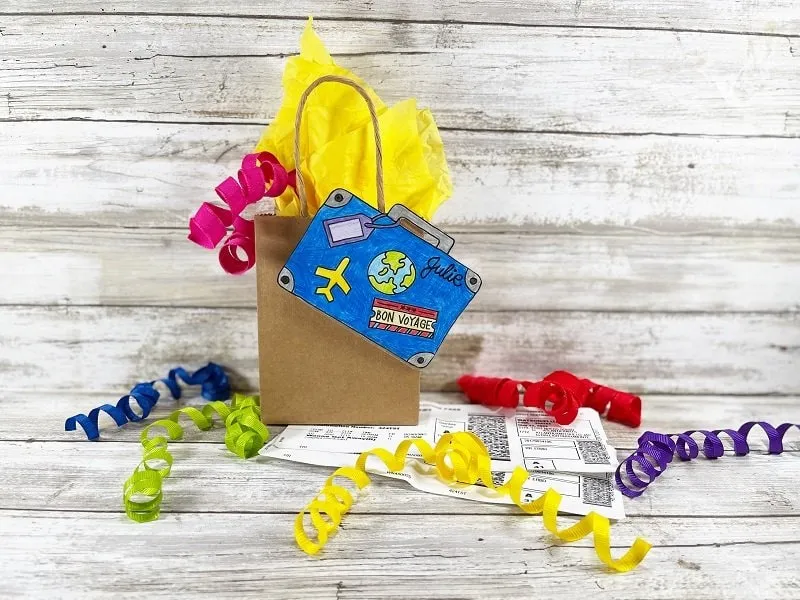 How to Make Laminated Luggage Tags with a Free Printable