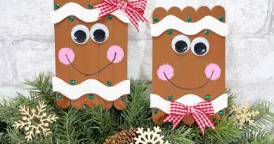 Dollar Tree Christmas Craft Stick Gingerbread Couple Creatively Beth #creativelybeth #diy #craft #craftstick #popsiclestick #dollartree #christmas #gingerbread #man #woman #couple #cookie