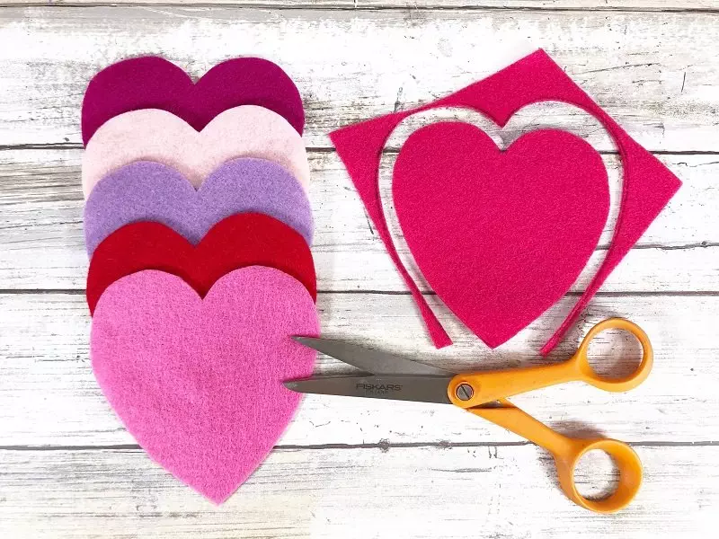 Dollar Tree Craft Felt Heart Pocket People