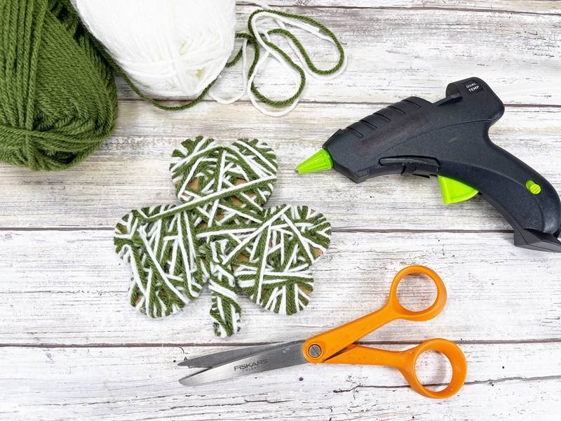 Dollar Tree Yarn Wrapped Shamrock Craft Stick Sign